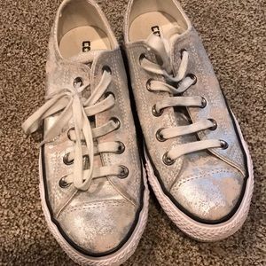 Converse tennis shoes